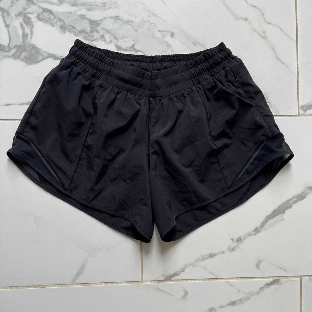 Lululemon hotty hot low rise 4' shorts black sz 6